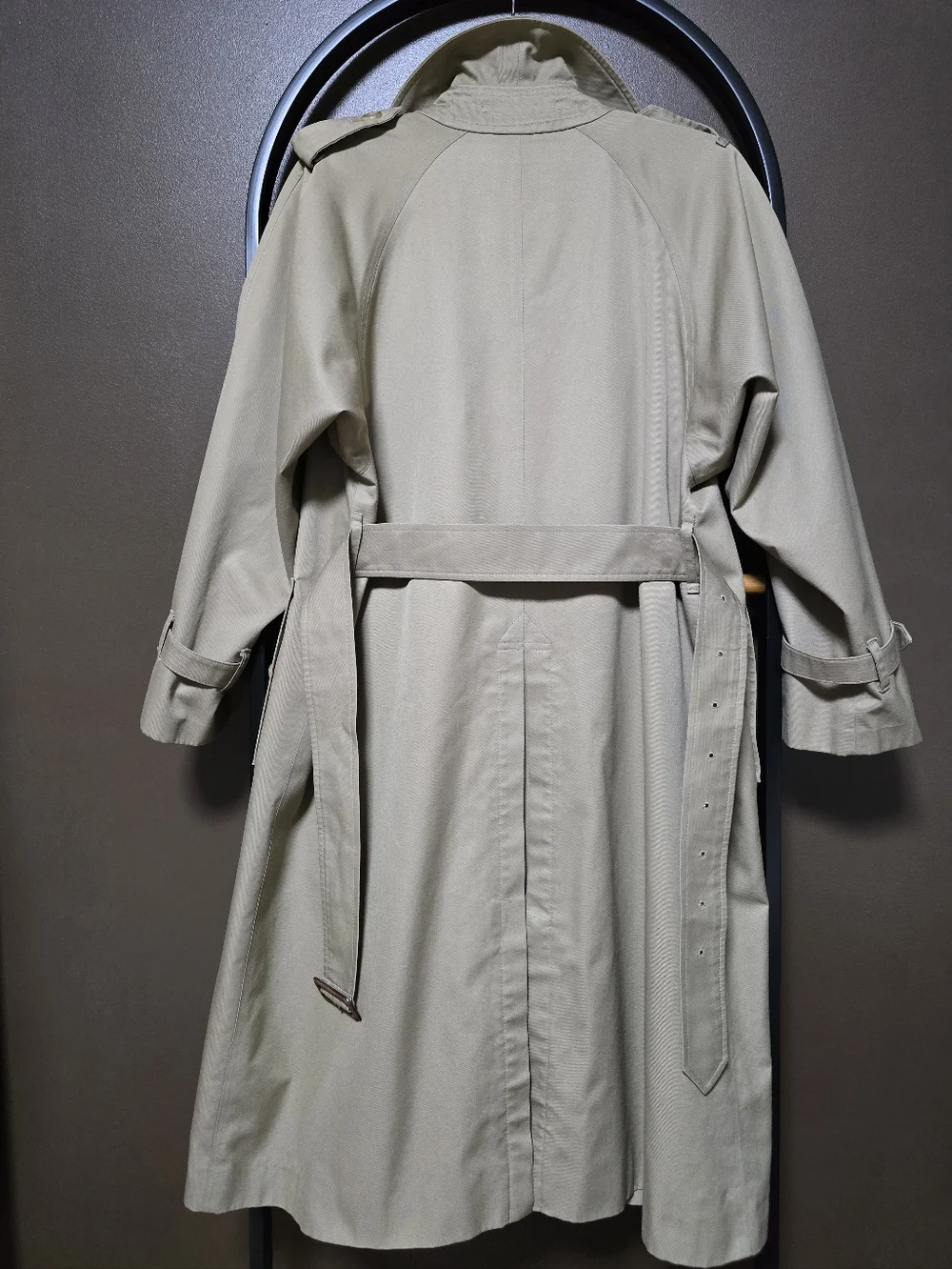 Vintage Burberry Beige Double-Breasted Trench Coat with Belt - Picture 3 of 10